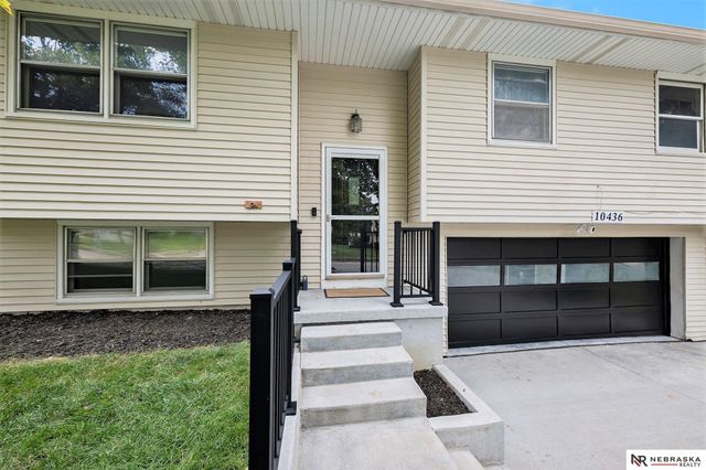 10436 M Street, Omaha, NE 68127