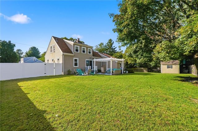 76 George Arden Avenue, Warwick, RI 02886