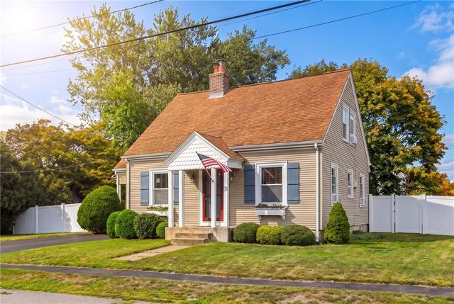 76 George Arden Avenue, Warwick, RI 02886
