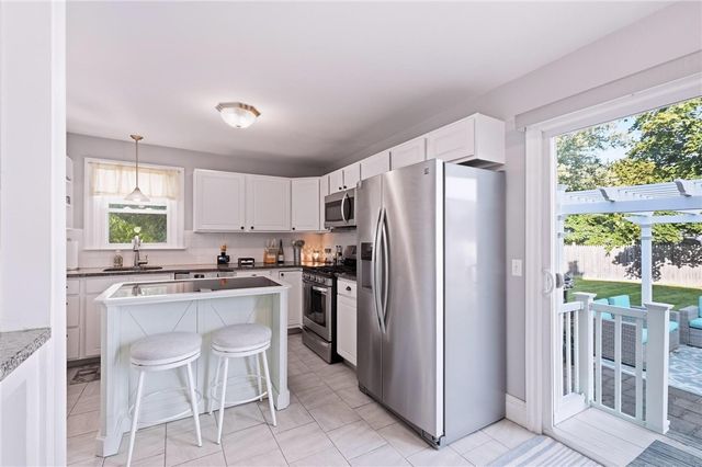 76 George Arden Avenue, Warwick, RI 02886