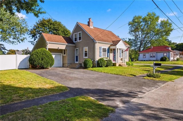 76 George Arden Avenue, Warwick, RI 02886