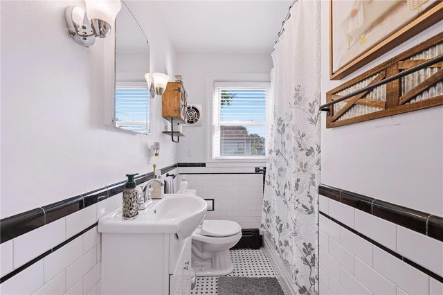 76 George Arden Avenue, Warwick, RI 02886