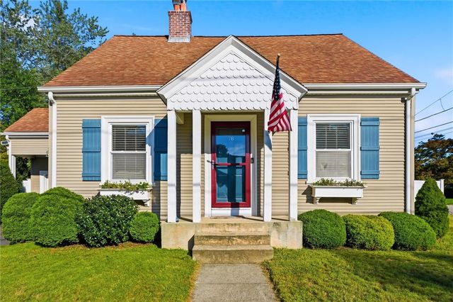 76 George Arden Avenue, Warwick, RI 02886