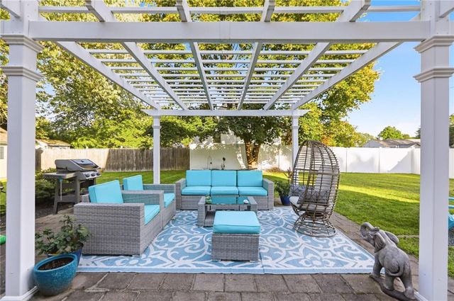 76 George Arden Avenue, Warwick, RI 02886