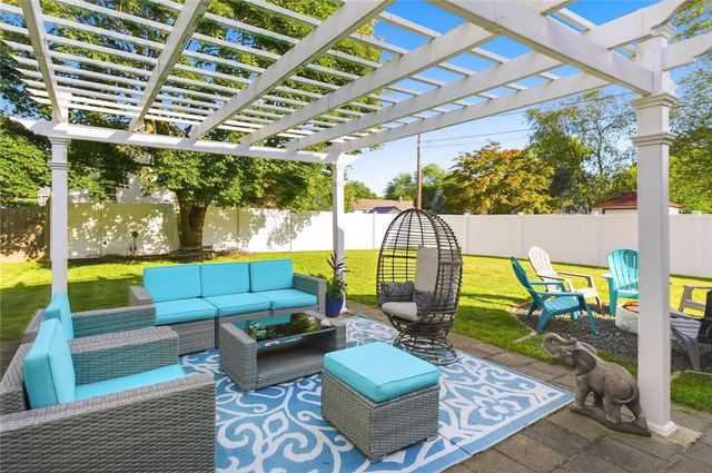 76 George Arden Avenue, Warwick, RI 02886