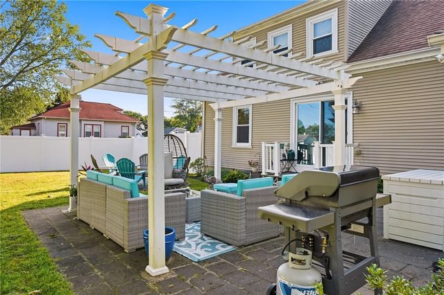 76 George Arden Avenue, Warwick, RI 02886