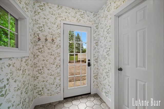 273 W Division Street, Rockford, MI 49341