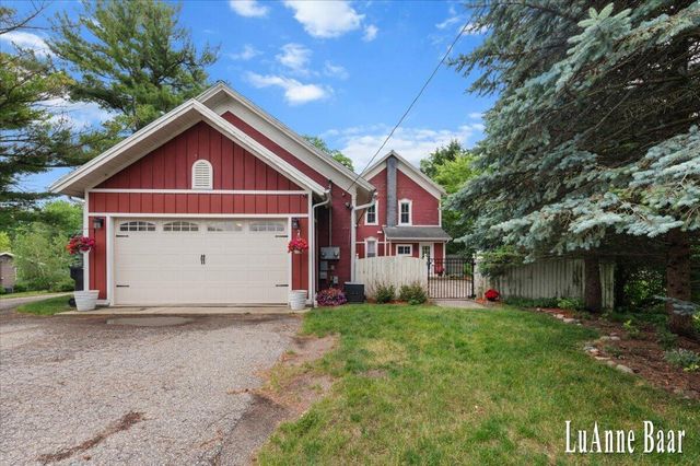 273 W Division Street, Rockford, MI 49341