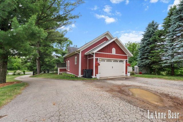 273 W Division Street, Rockford, MI 49341