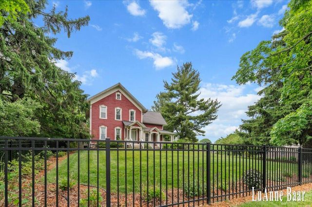 273 W Division Street, Rockford, MI 49341