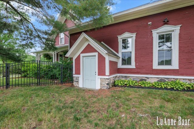 273 W Division Street, Rockford, MI 49341