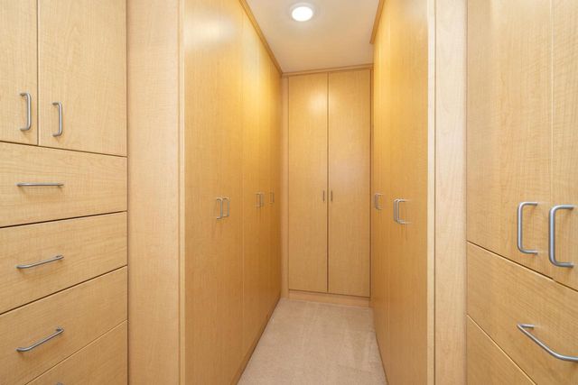 923 E Kilbourn AVENUE #802, Milwaukee, WI 53202