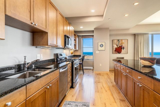 923 E Kilbourn AVENUE #802, Milwaukee, WI 53202