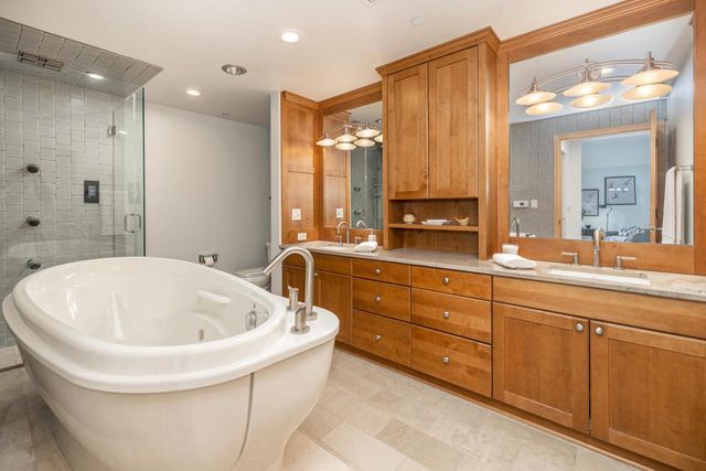 923 E Kilbourn AVENUE #802, Milwaukee, WI 53202