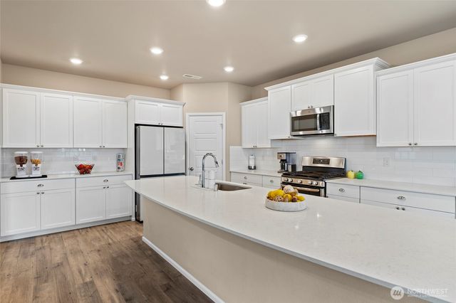 32803 Stuart Avenue SE, Black Diamond, WA 98010