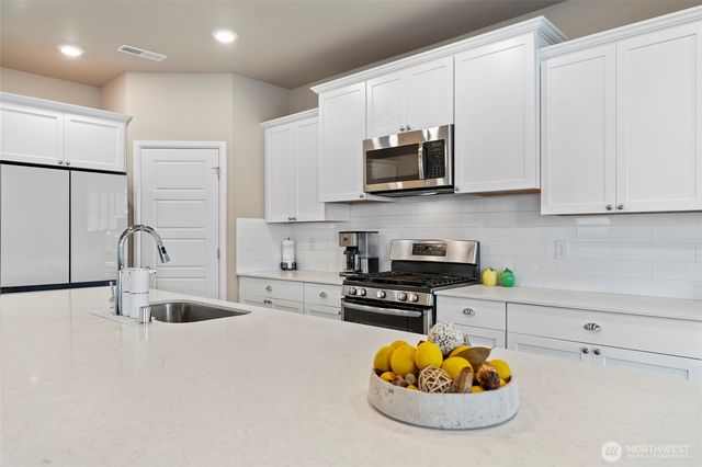 32803 Stuart Avenue SE, Black Diamond, WA 98010