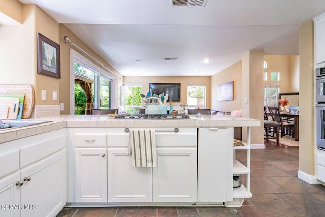 776 Holbertson Court, Simi Valley, CA 93065