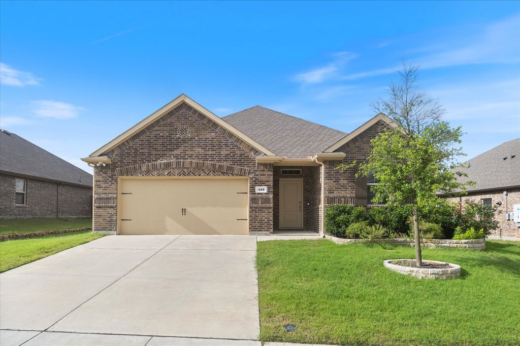 423 Highedge Drive, Fate, TX 75087