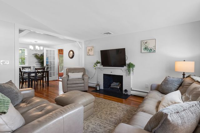 15 Carson Rd, Woburn, MA 01801