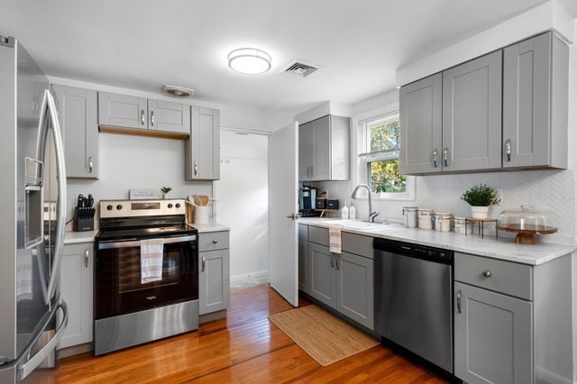 15 Carson Rd, Woburn, MA 01801