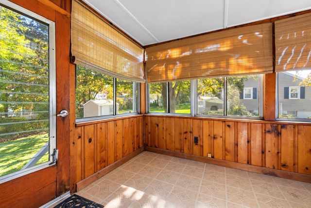 15 Carson Rd, Woburn, MA 01801