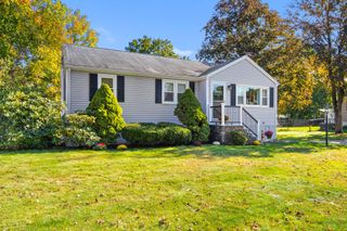 15 Carson Rd, Woburn, MA 01801