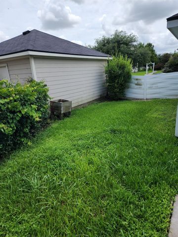 11929 Sanspereil Drive, Houston, TX 77047