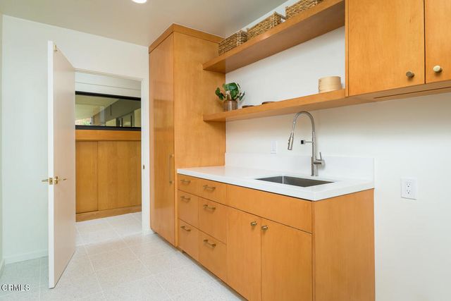 1724 E Loma Alta Drive, Altadena, CA 91001