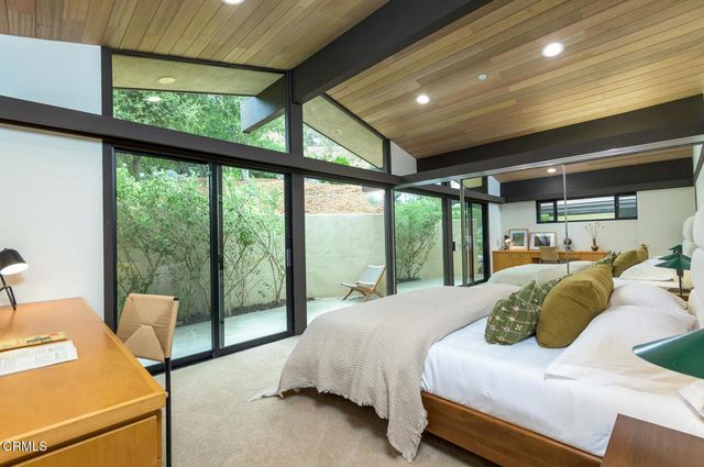 1724 E Loma Alta Drive, Altadena, CA 91001