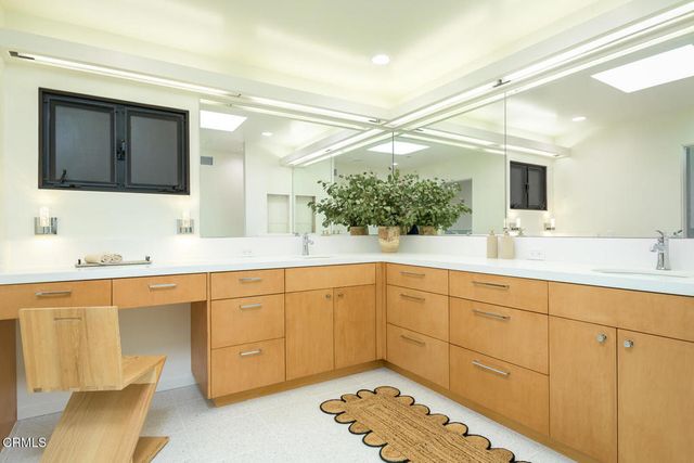 1724 E Loma Alta Drive, Altadena, CA 91001
