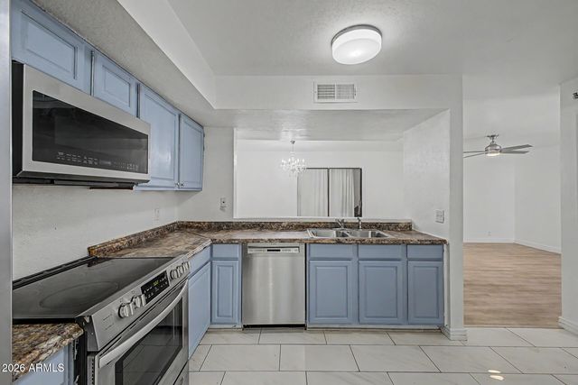 3732 W WAGONER Road, Glendale, AZ 85308