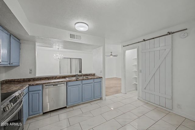 3732 W WAGONER Road, Glendale, AZ 85308