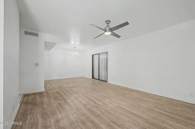 3732 W WAGONER Road, Glendale, AZ 85308
