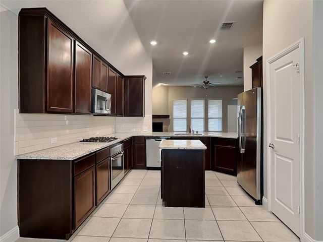 7248 Laguna Del Campo Trail, Fort Worth, TX 76131