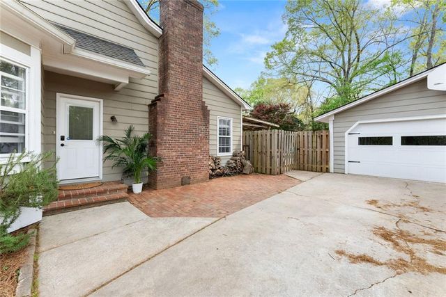 3836 Cherokee Ford, Gainesville, GA 30506