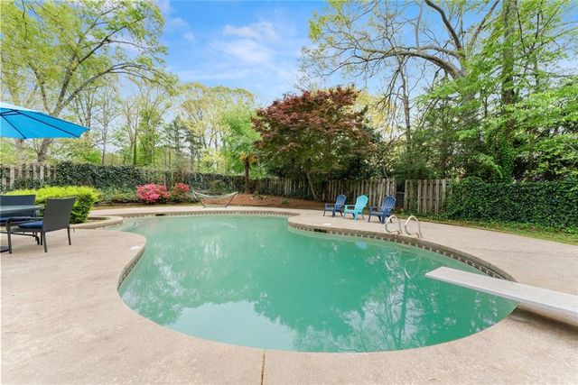 3836 Cherokee Ford, Gainesville, GA 30506
