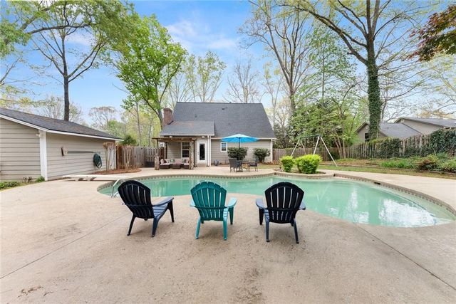 3836 Cherokee Ford, Gainesville, GA 30506