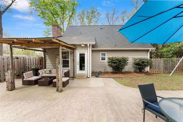 3836 Cherokee Ford, Gainesville, GA 30506