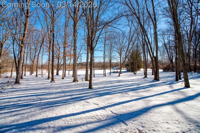 9800 Roberts Road, Gregory, MI 48137