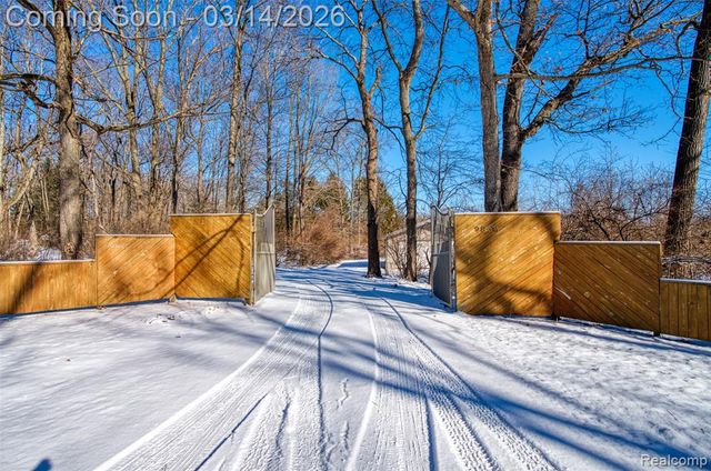 9800 Roberts Road, Gregory, MI 48137