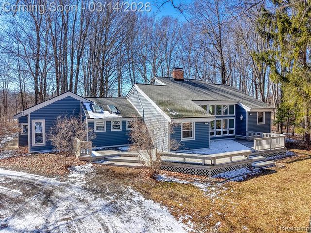 9800 Roberts Road, Gregory, MI 48137