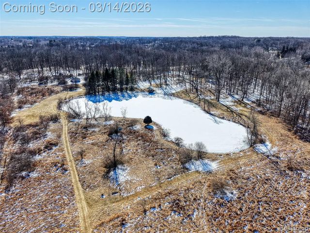 9800 Roberts Road, Gregory, MI 48137