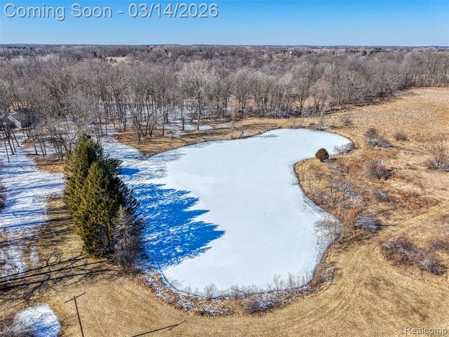 9800 Roberts Road, Gregory, MI 48137