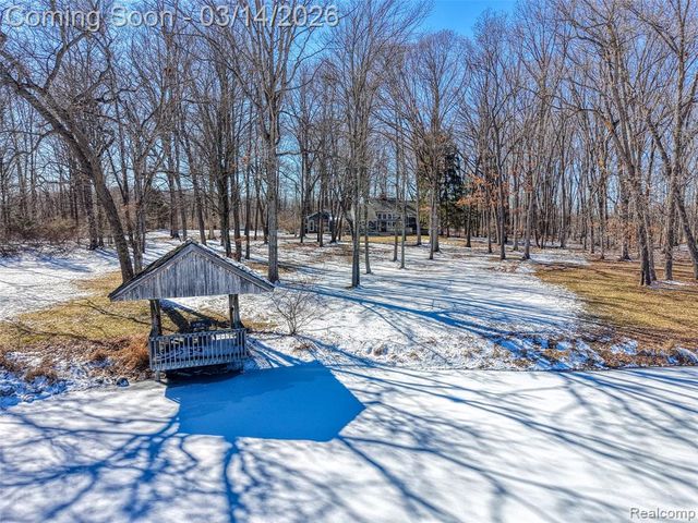 9800 Roberts Road, Gregory, MI 48137