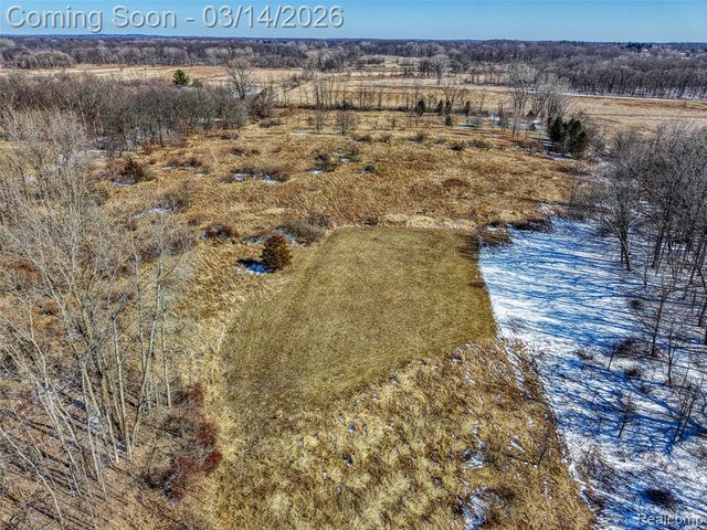 9800 Roberts Road, Gregory, MI 48137