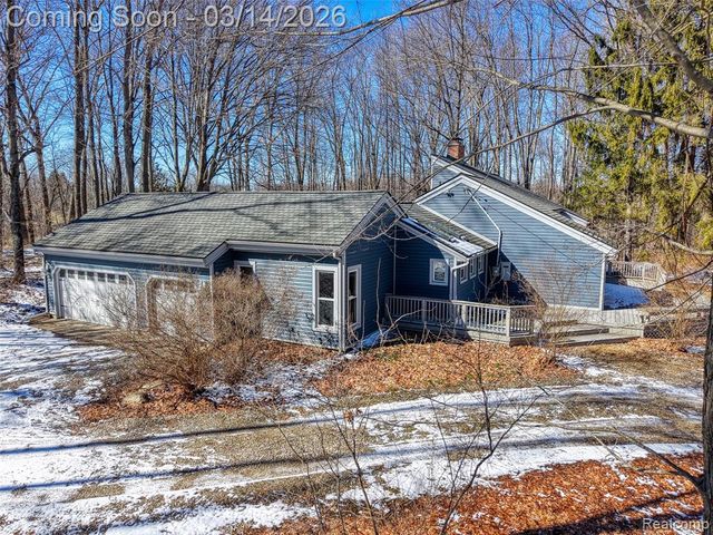 9800 Roberts Road, Gregory, MI 48137