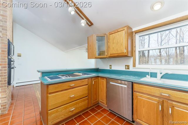 9800 Roberts Road, Gregory, MI 48137