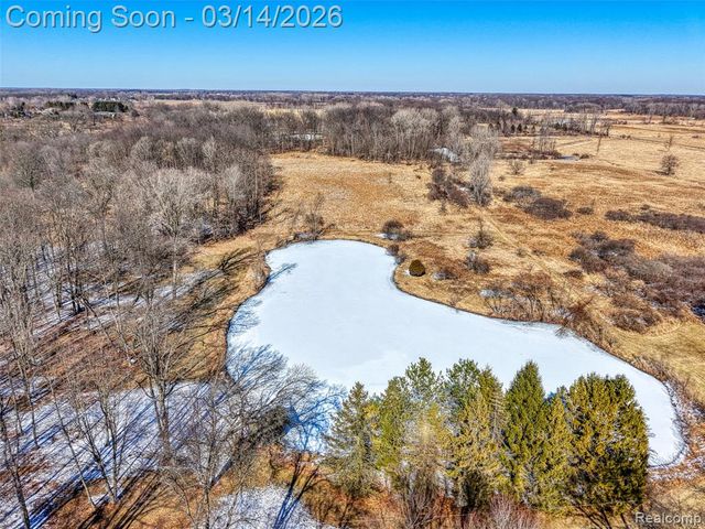 9800 Roberts Road, Gregory, MI 48137