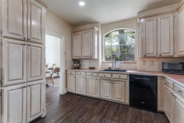 923 Holly Hills Court, Keller, TX 76248