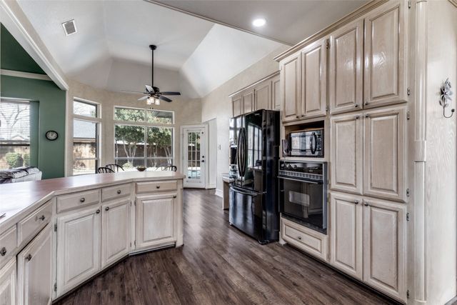 923 Holly Hills Court, Keller, TX 76248